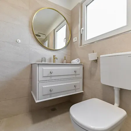 Lea & Roko Apartment