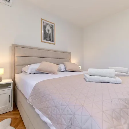 Lea & Roko Apartment *