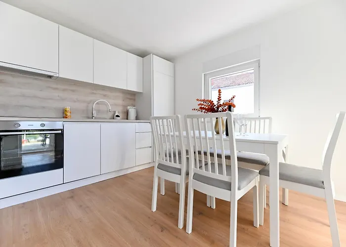 Lea & Roko Apartment Sukošan